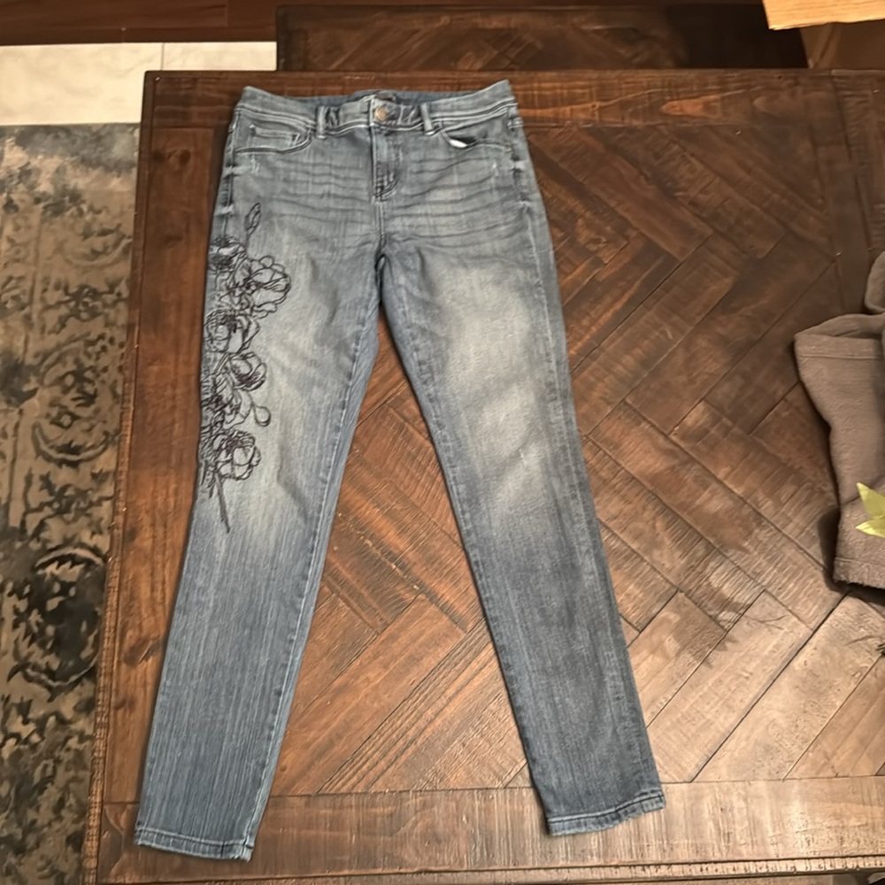 Y2K Black lace embroidered jeans midrize so flattering✨